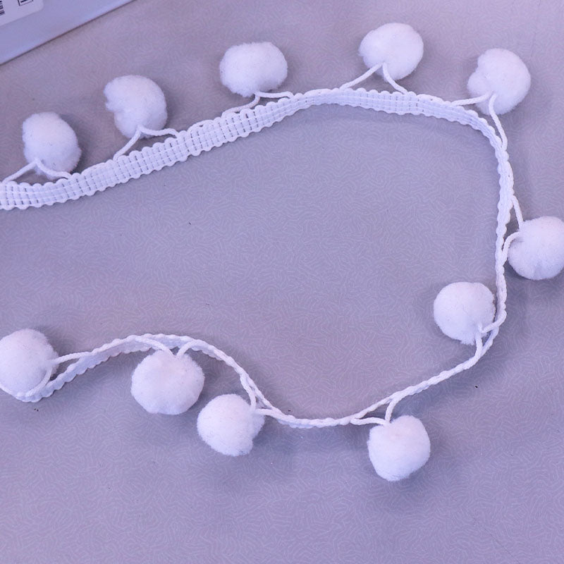 White 15mm pom pom trim